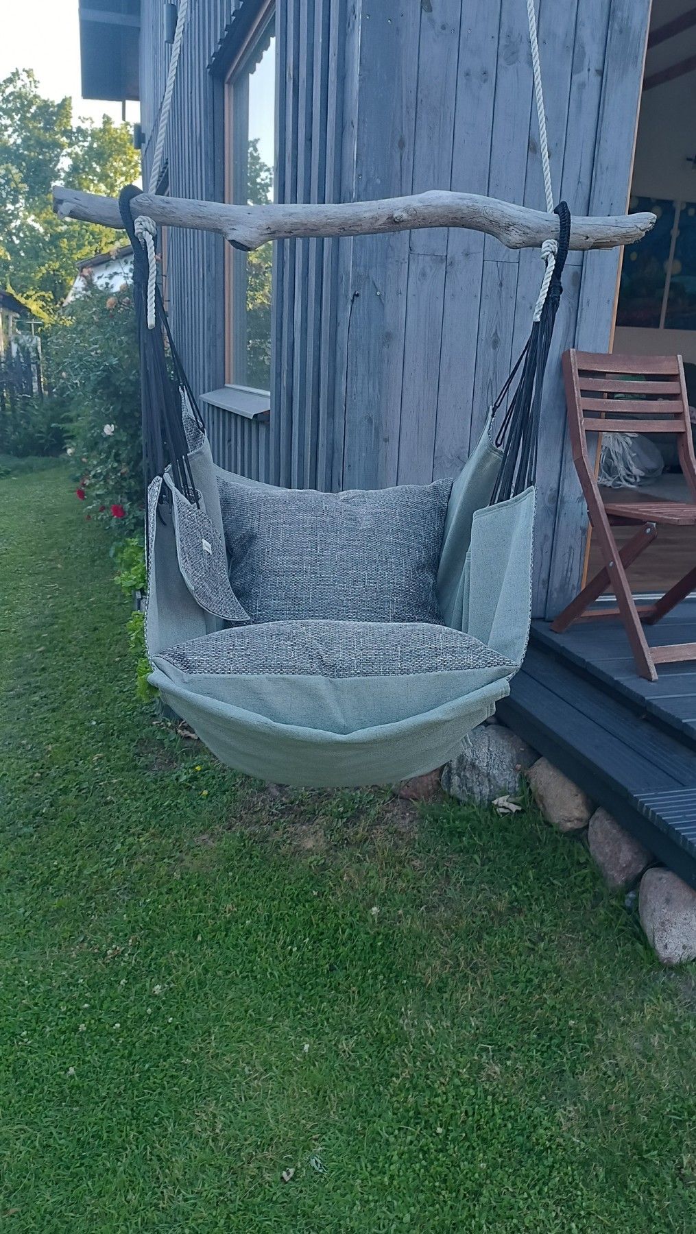 Šūpuļkrēsls Decochair, koks, tekstils, pelēkā, zaļā krāsā — attēls 3