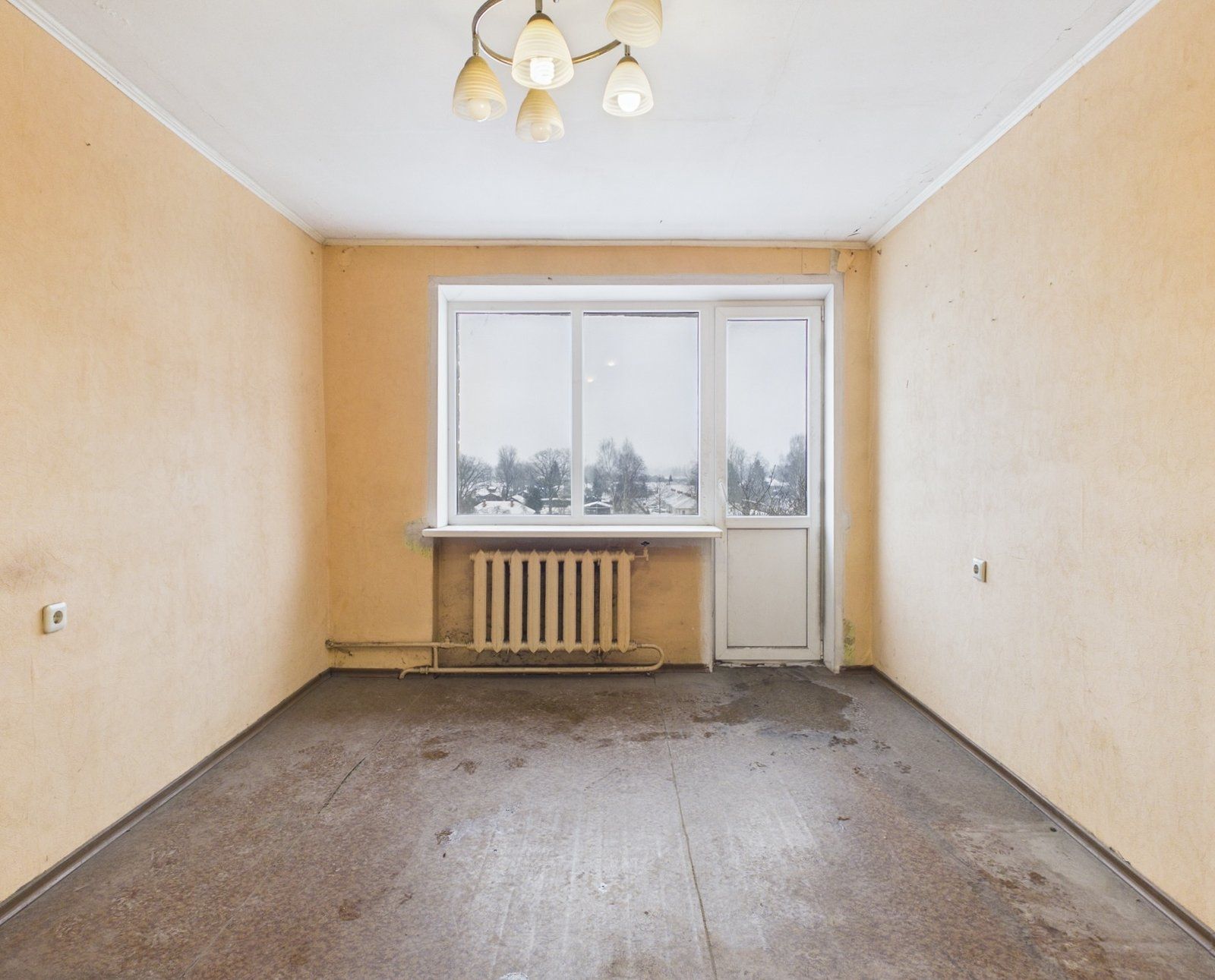 3 istabu dzīvoklis, Stacijas iela 18, Olaine