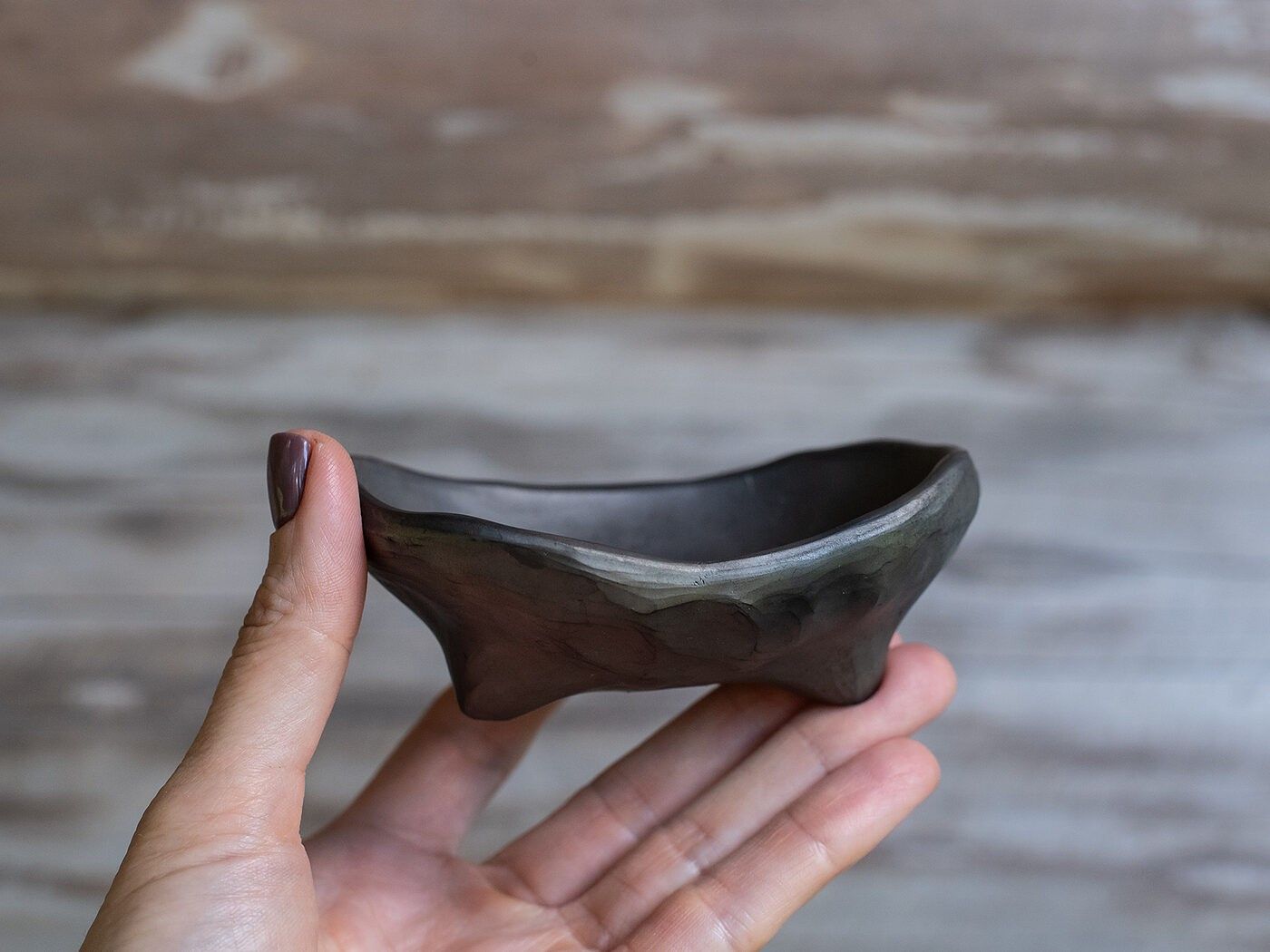 Ziepju trauks Clay & Wood Design, keramika, melnā krāsā — attēls 2