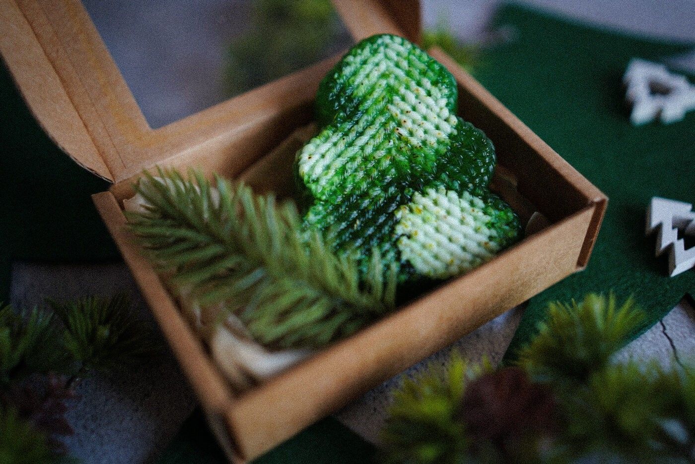 Cietās ziepes Frosti, koksnes aromāts — attēls 2