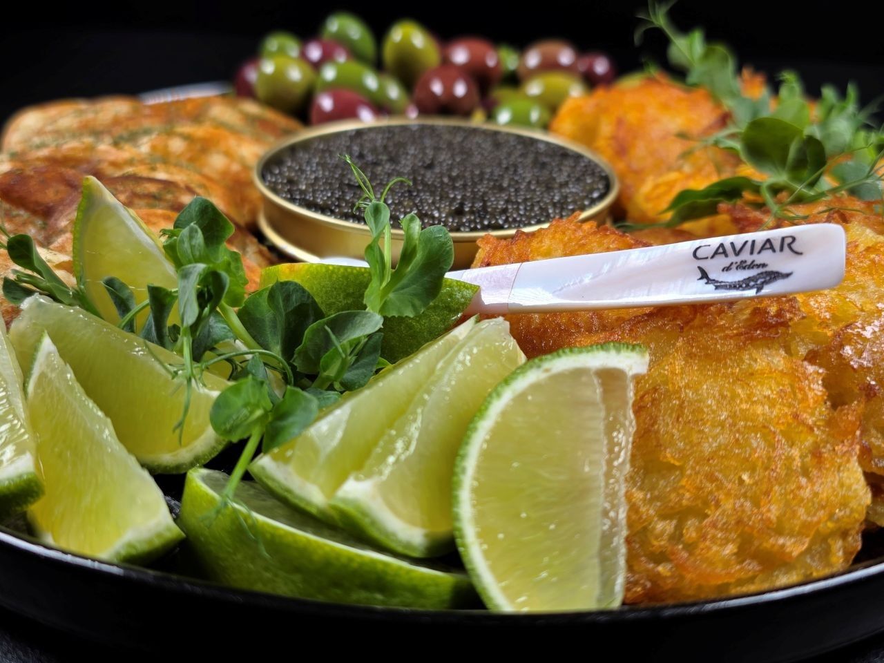 Uzkodas, ekskluzīva kaviāra plate — attēls 2