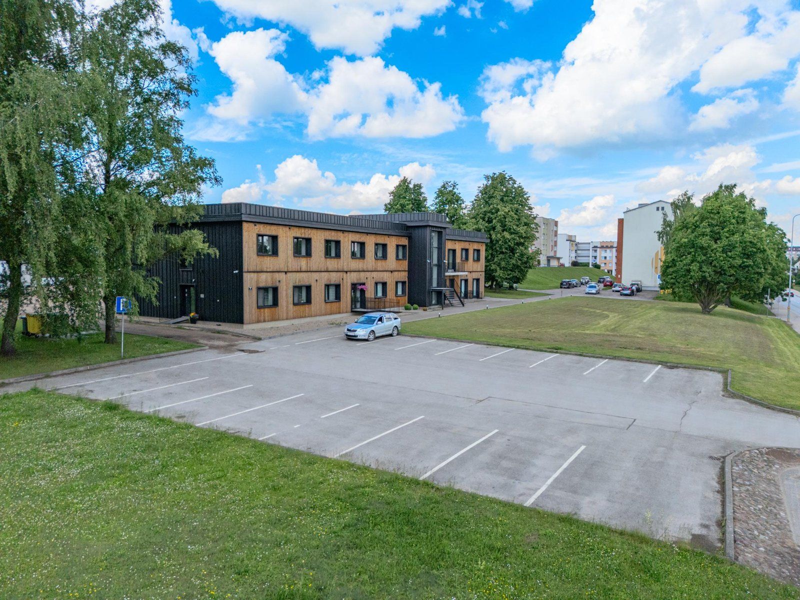 Namīpašums 1173 m², Dzirnavu iela 1, Saldus