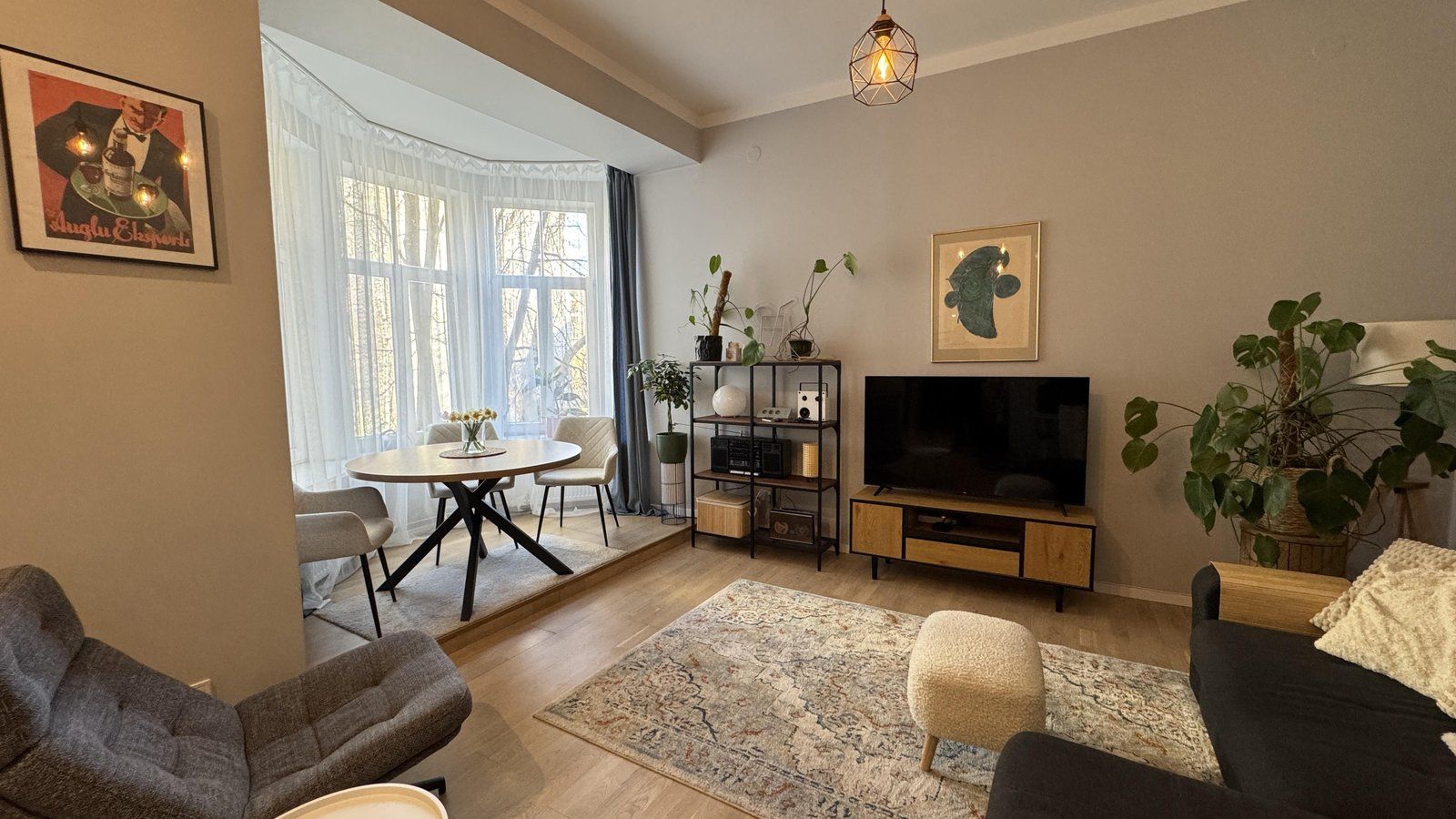 2 istabu dzīvoklis, Skolas iela 36A, Centrs