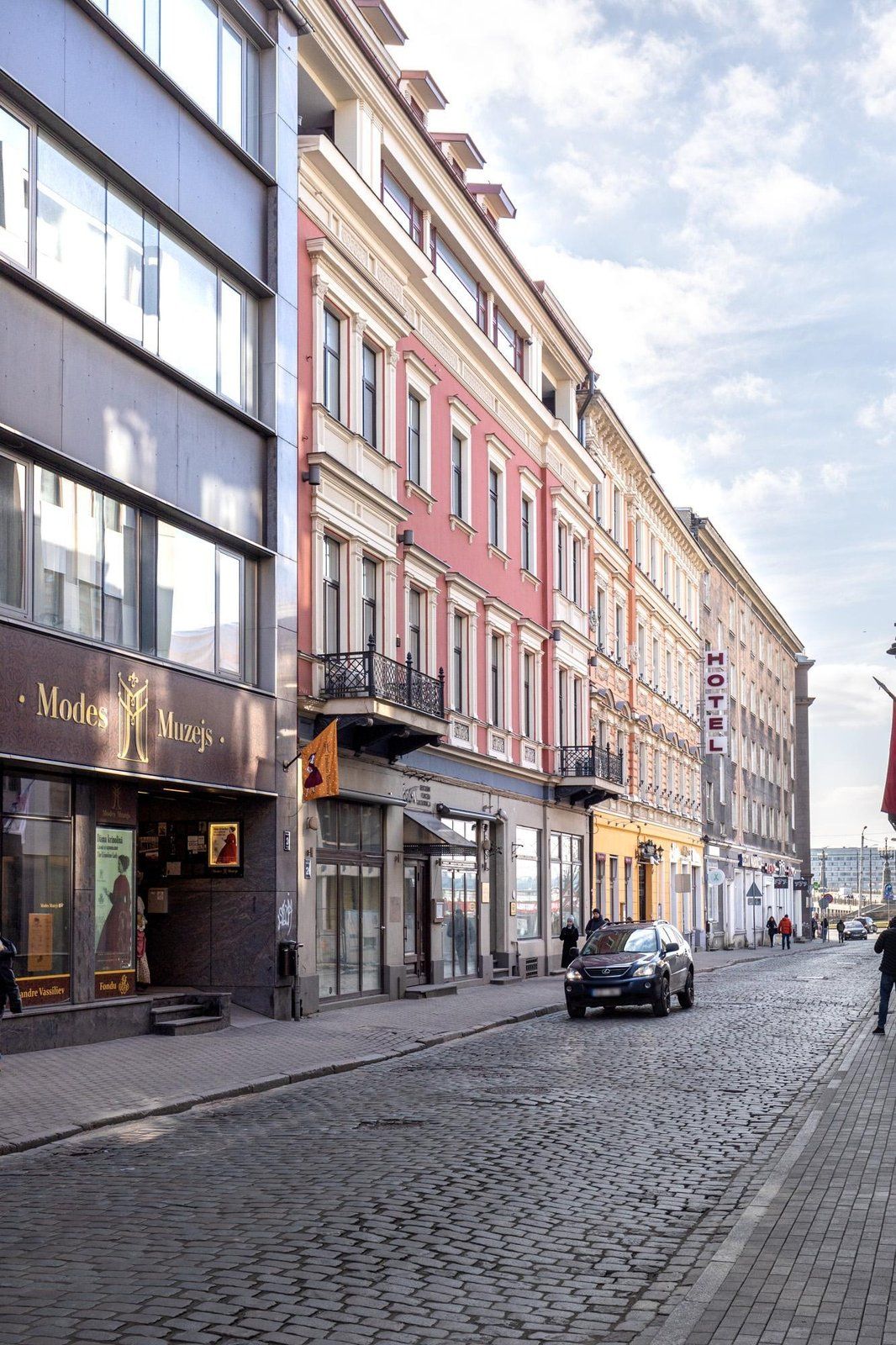 6 istabu dzīvoklis, Grēcinieku iela 26, Vecrīga