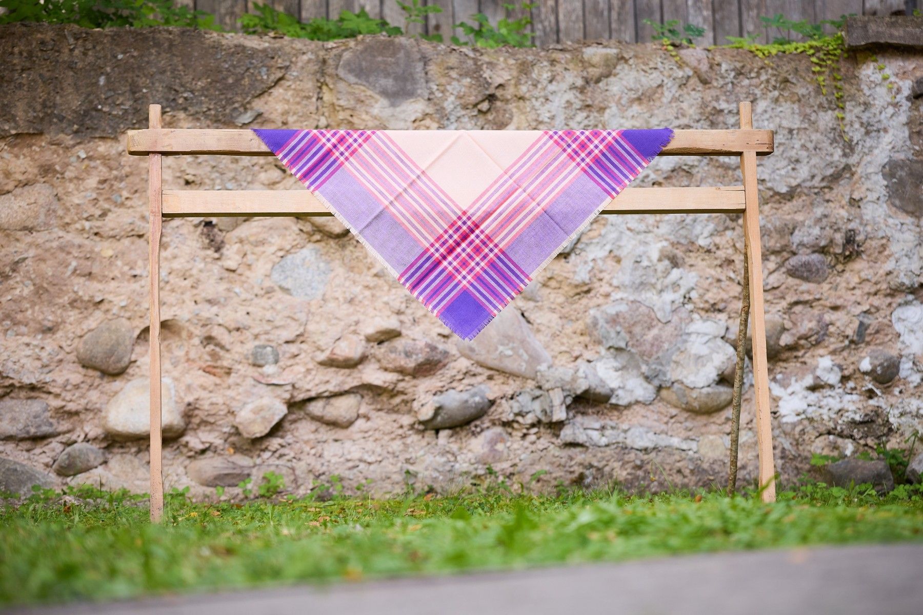 Lakats Limbažu Tīne, violetā krāsā — attēls 2