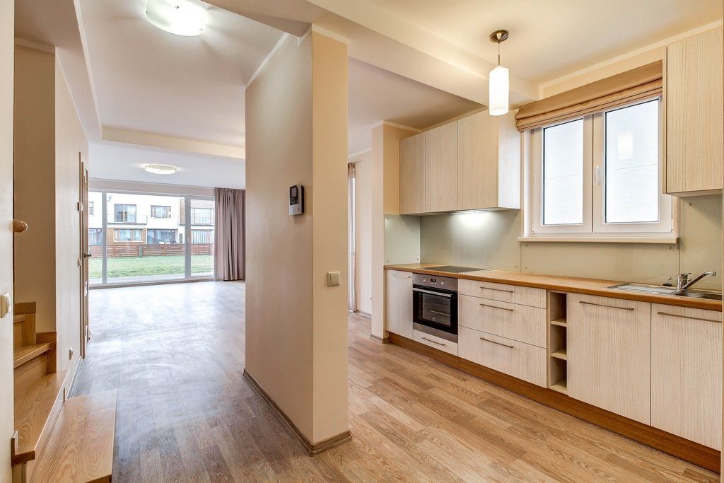 Privātmāja 141 m², Bezdelīgu iela 7, Babītes pagasts