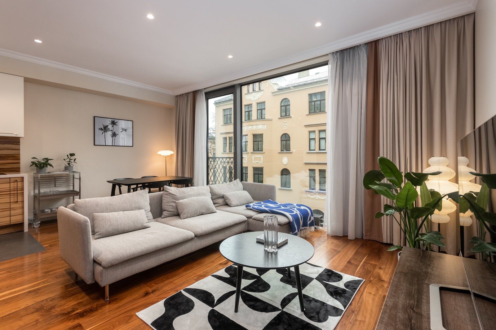2 istabu dzīvoklis, Baznīcas iela 18A, Centrs