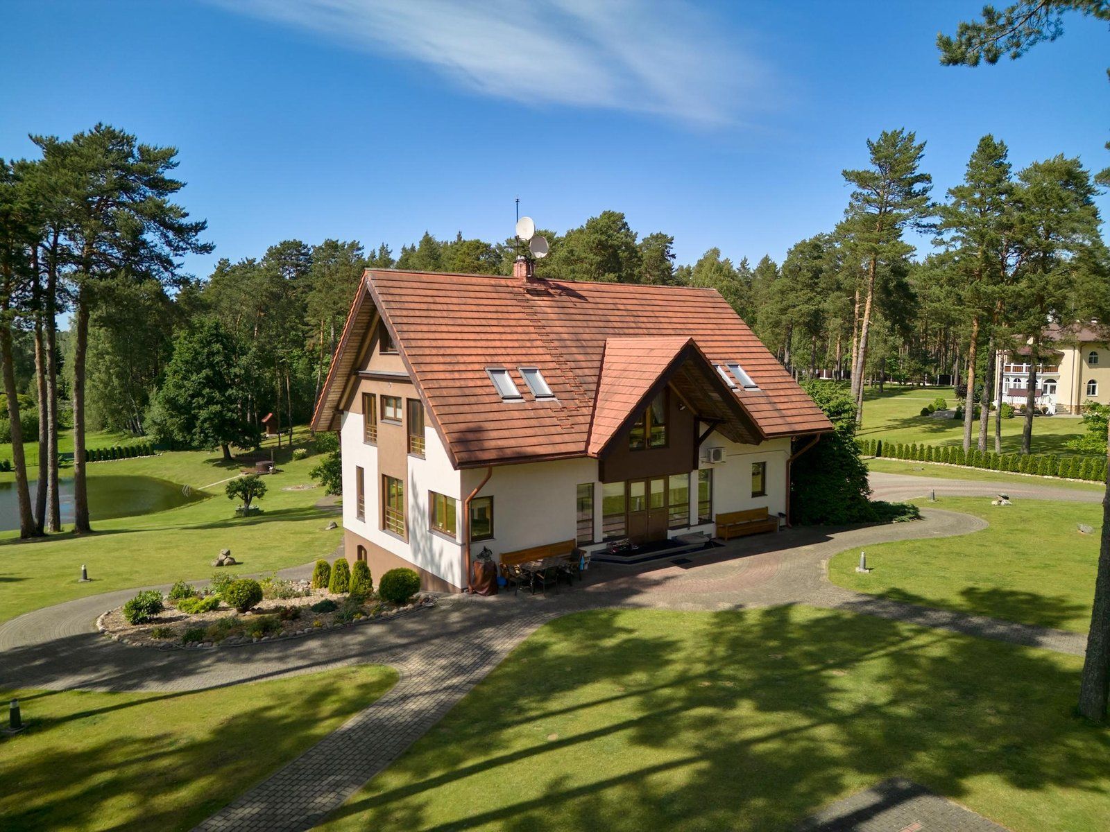 Privātmāja 397 m², Melleņu iela 19, Ādažu pagasts