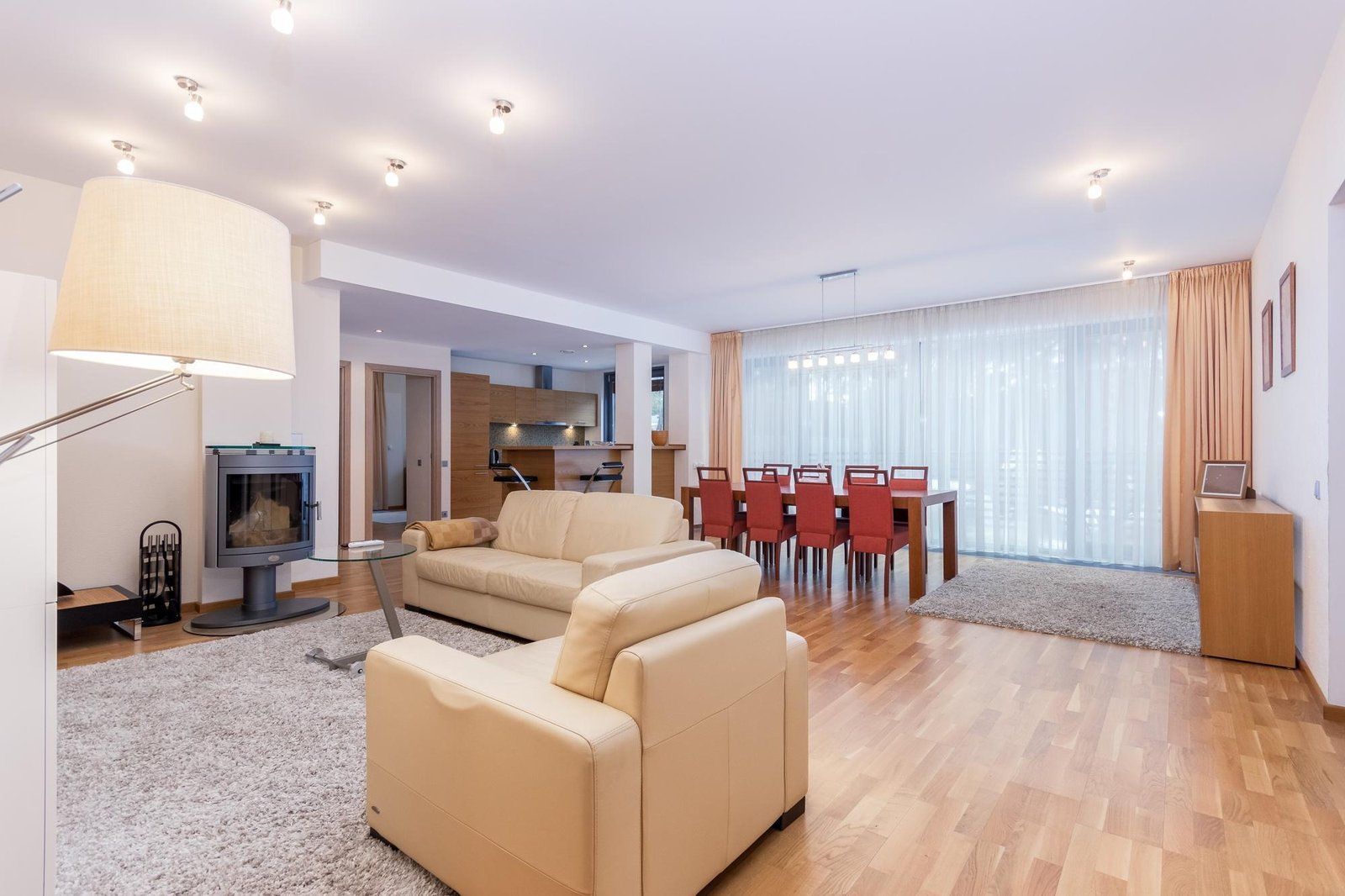 4 istabu dzīvoklis, Vidus prospekts 54, Jūrmala — attēls 2