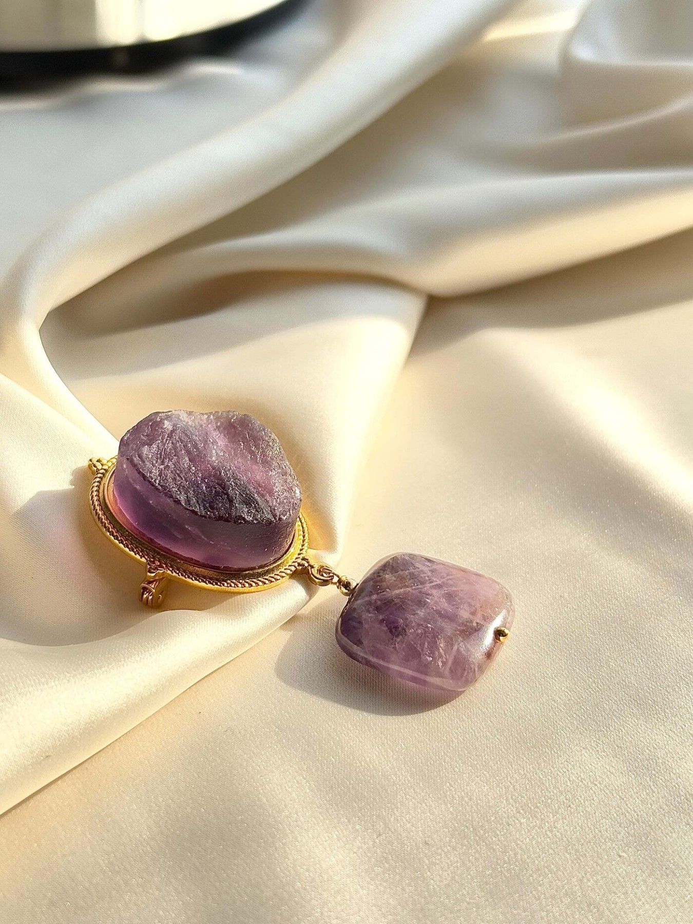 Piespraude Astra Stones, ar pusdārgakmeni, violetā krāsā — attēls 3