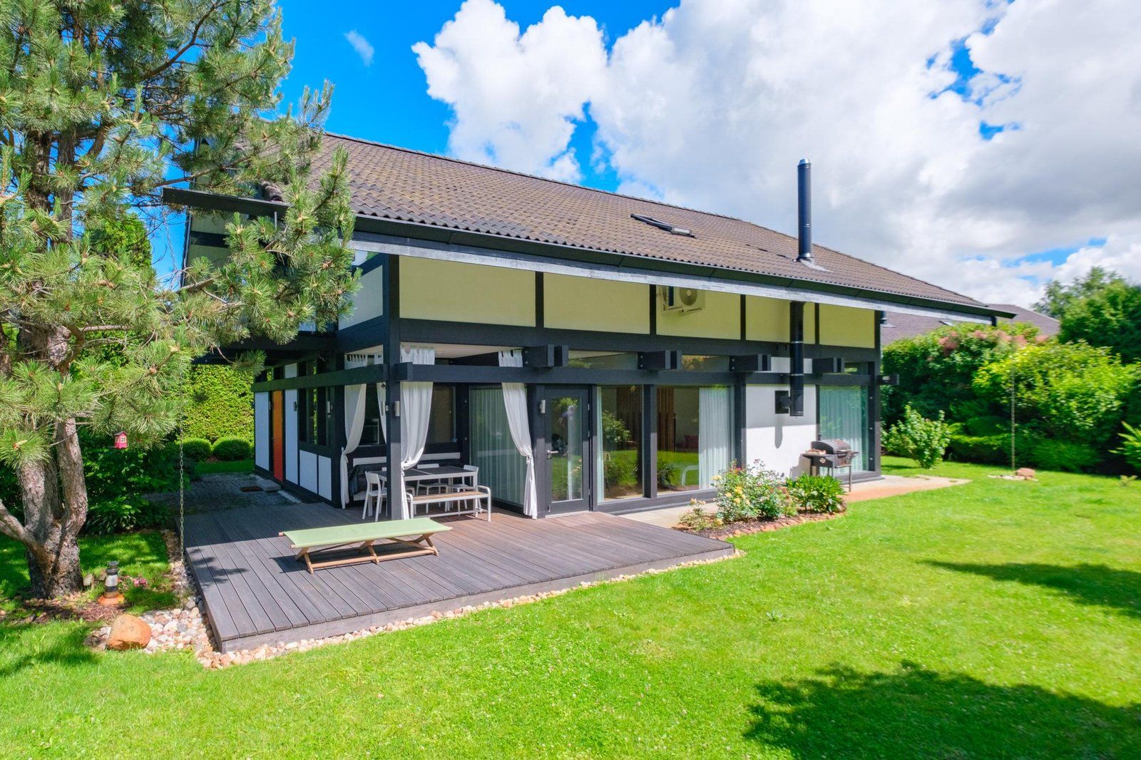 Privātmāja 253 m², Zilā iela 2, Babītes pagasts