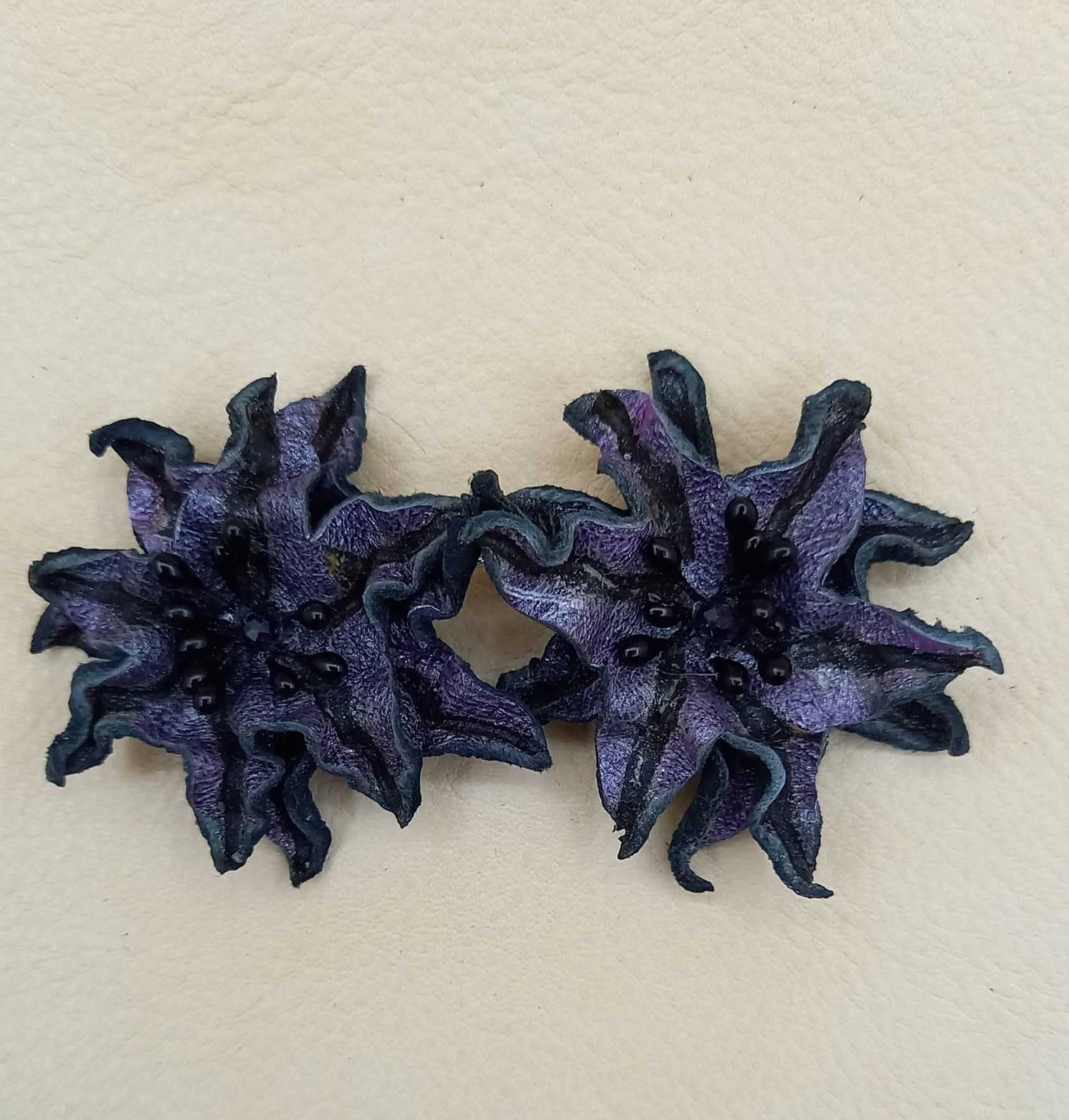 Auskari Ādas Bode, āda, violetā, melnā krāsā