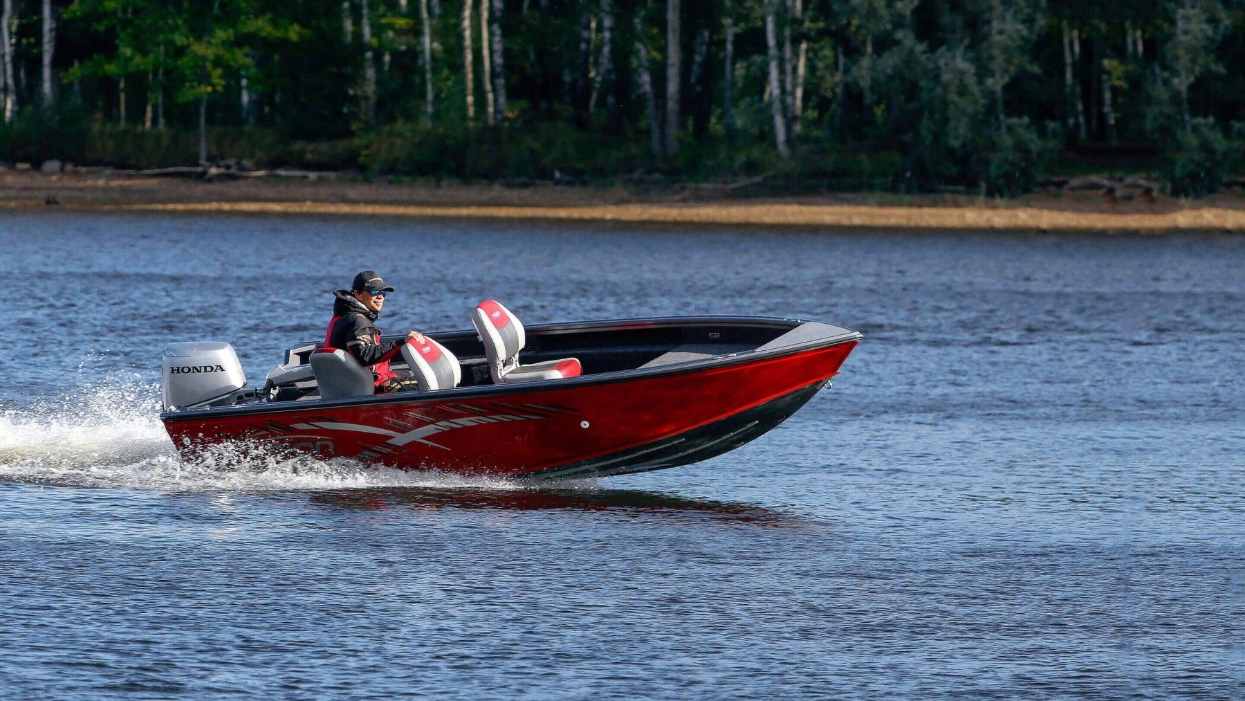 Motorlaiva VIZION 440RS, 4,43 m, alumīnijs