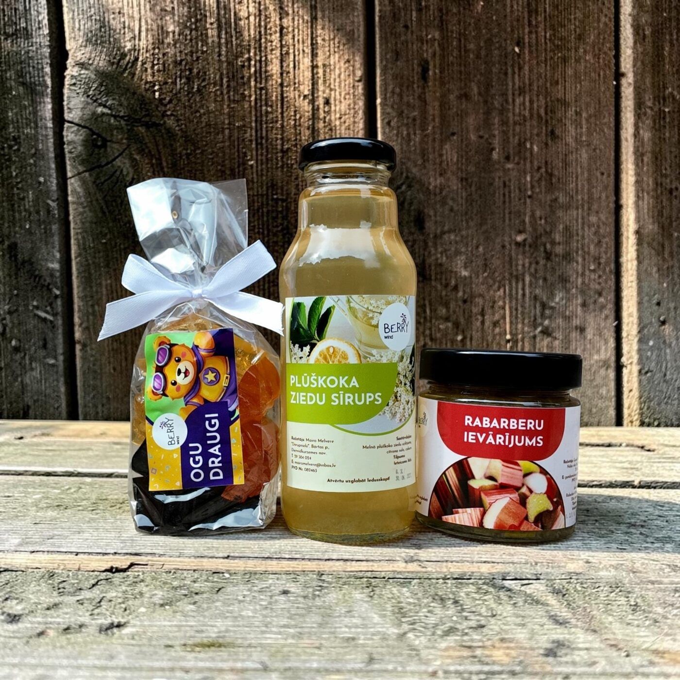 Dāvanu komplekts „Vasaras ideālā garša” — sīrups, ievārījums, gumijkonfektes