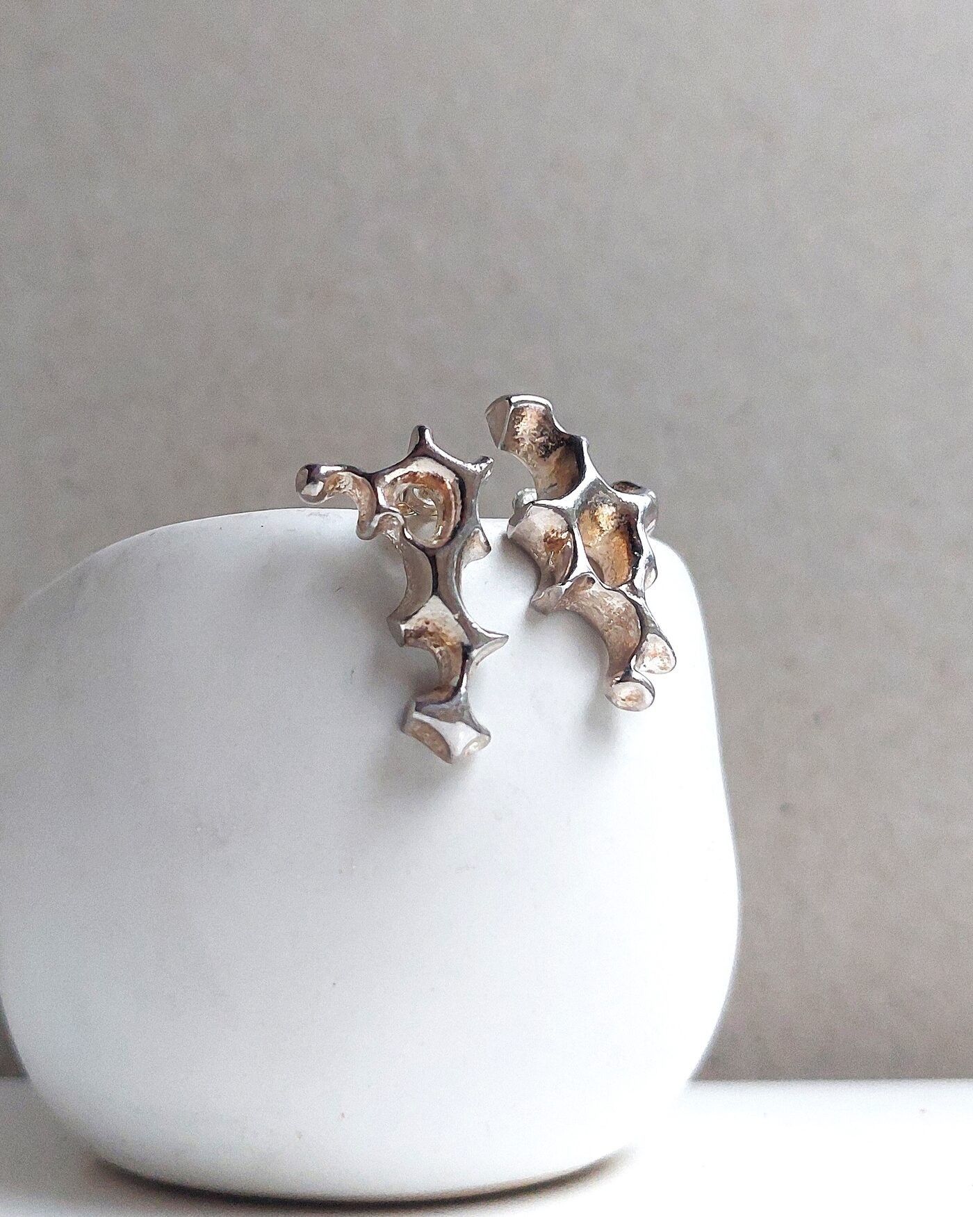 Auskari Asmane Jewellery, sudrabs, sudraba krāsā — attēls 2