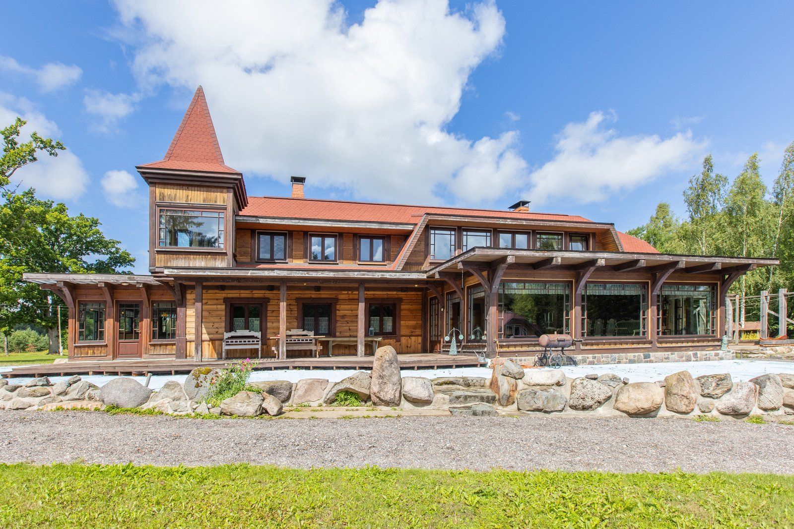 Privātmāja 494 m², Upeskalni, Ainažu pagasts