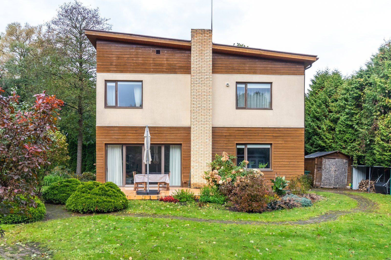 Dvīņu māja 334 m², Zolitūdes iela 54