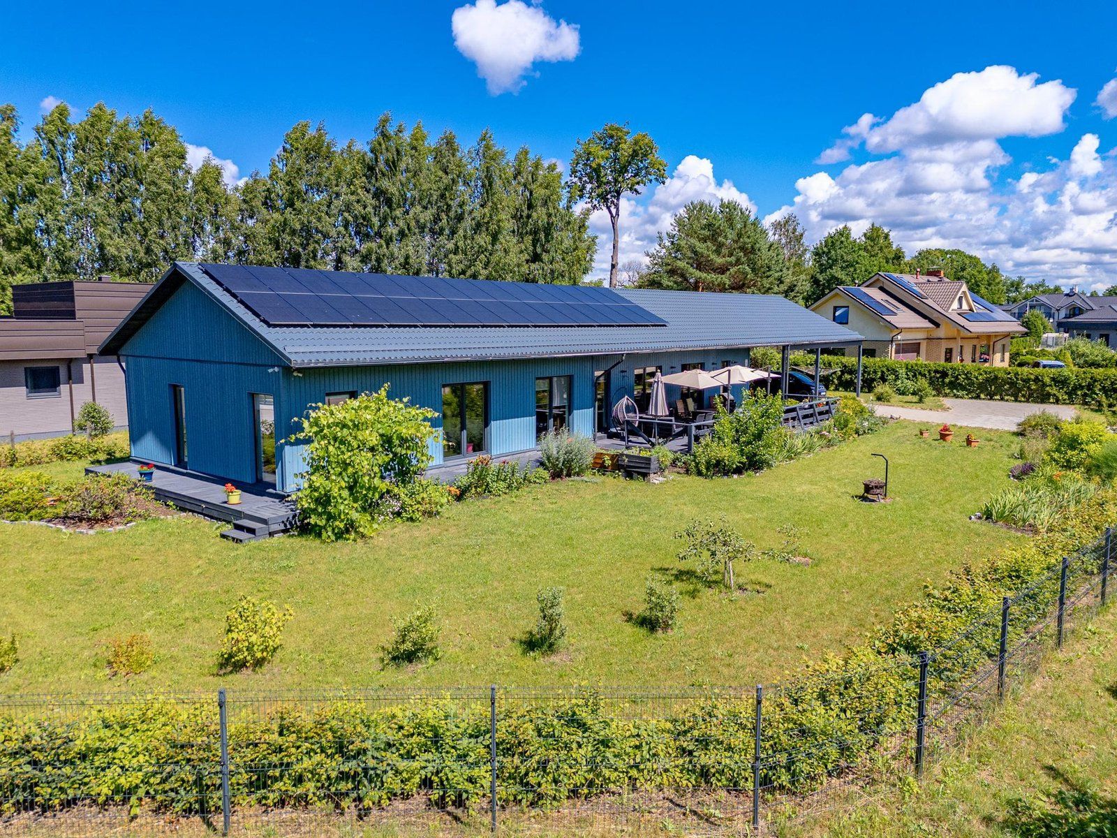 Privātmāja 315 m², Vēja iela 1, Ādaži