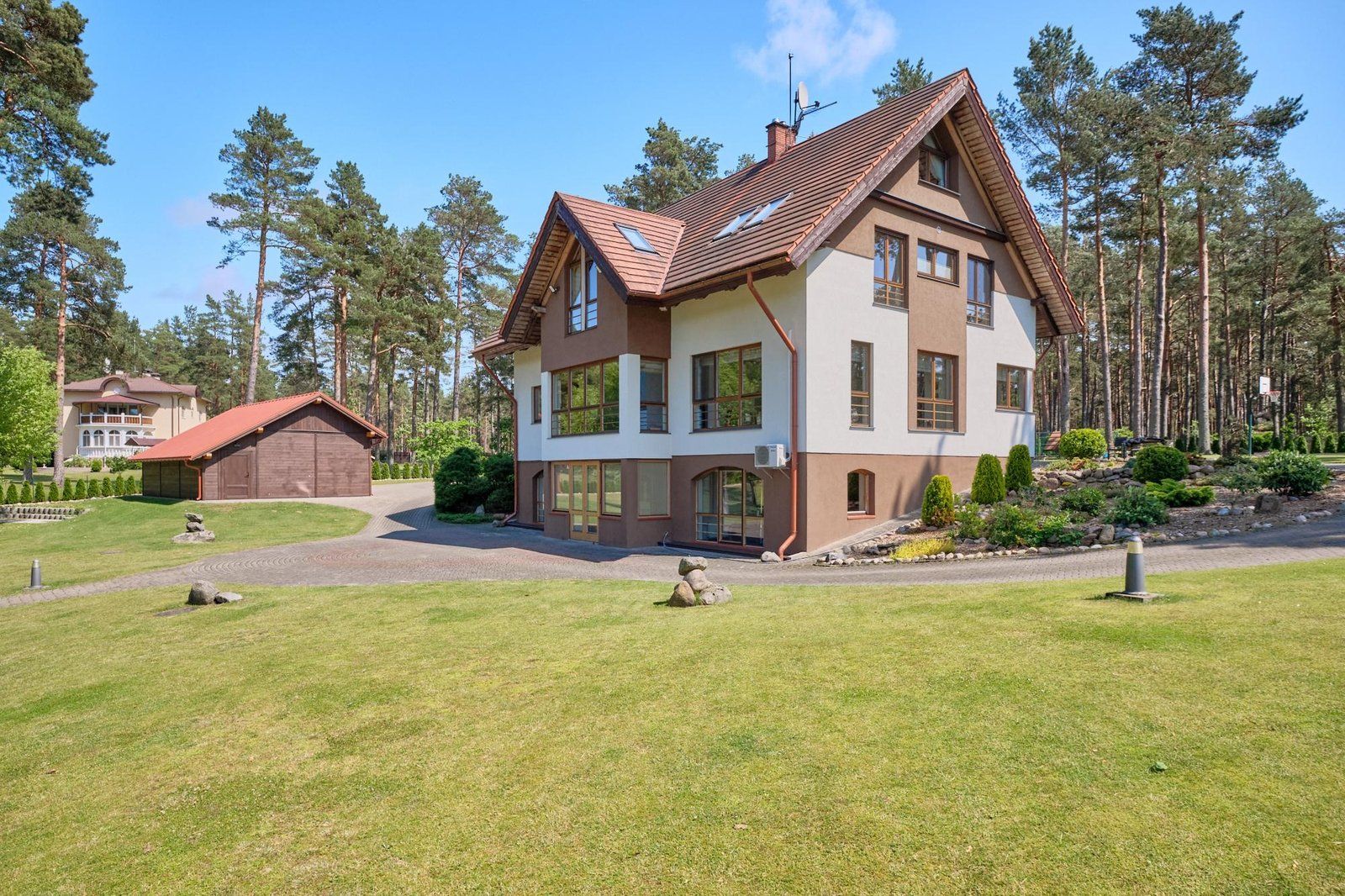 Privātmāja 397 m², Melleņu iela 19, Ādažu pagasts — attēls 2
