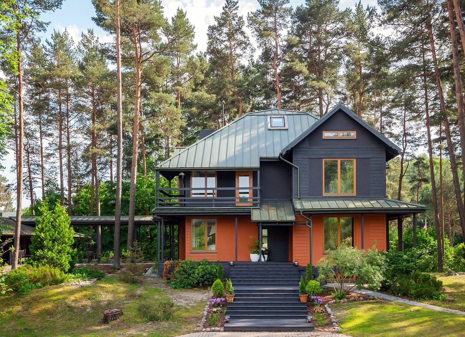 Privātmāja 600 m², Skautu iela 25, Jūrmala