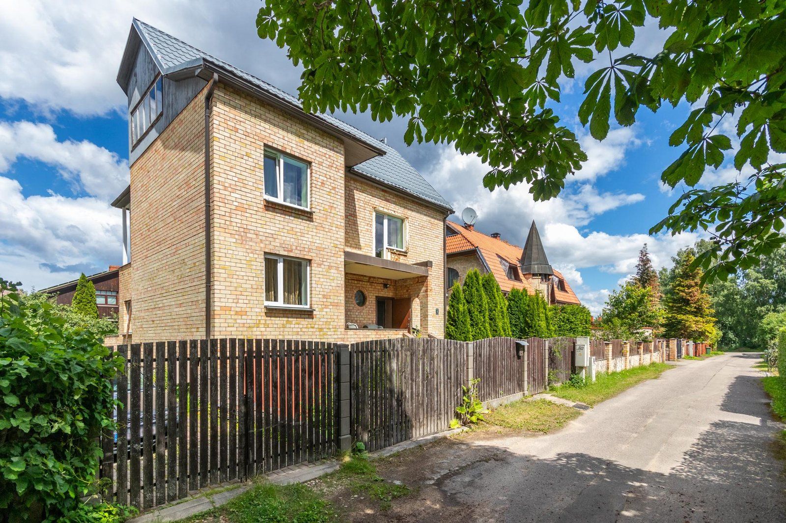 Privātmāja 350 m², Dzilnīšu iela 8, Carnikavas pagasts