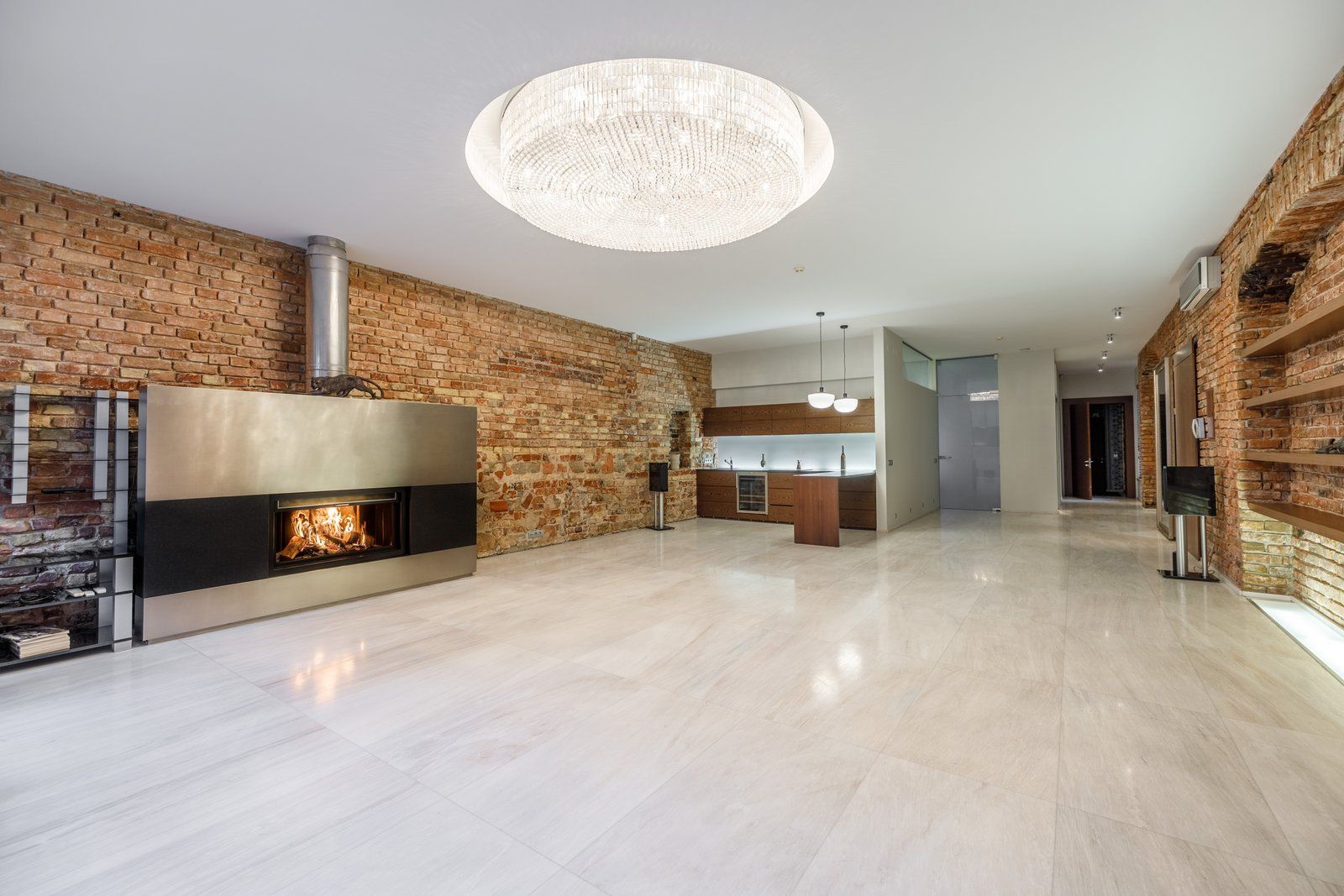 6 istabu dzīvoklis, Grēcinieku iela 22, Vecrīga
