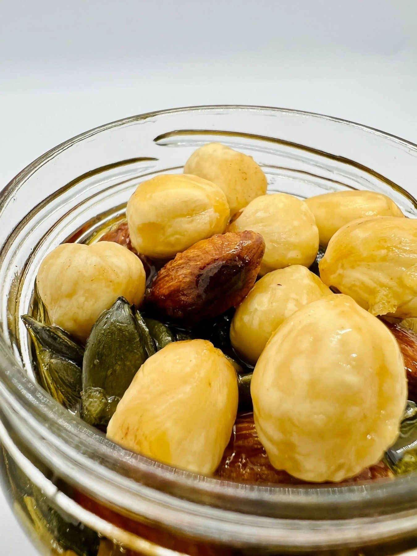 Medus ar piedevām Deiva, 225 g