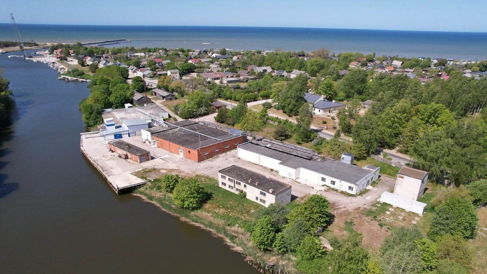 Ražošanas ēka 3594 m², Dzintaru iela 4, Pāvilosta
