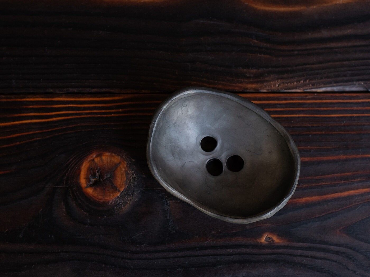 Ziepju trauks Clay & Wood Design, keramika, melnā krāsā — attēls 3