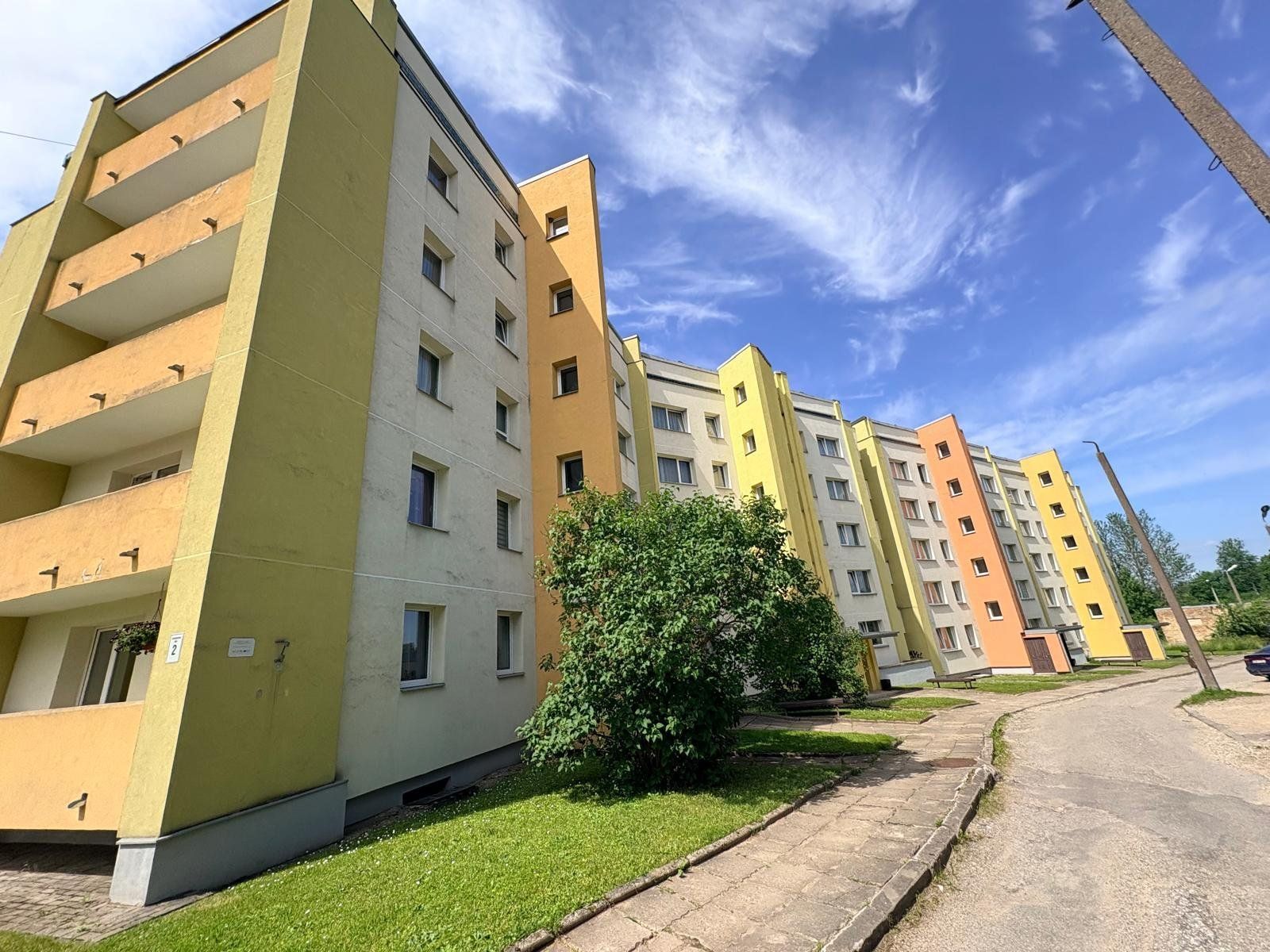 3 istabu dzīvoklis, Laurencenes iela 2, Alūksne