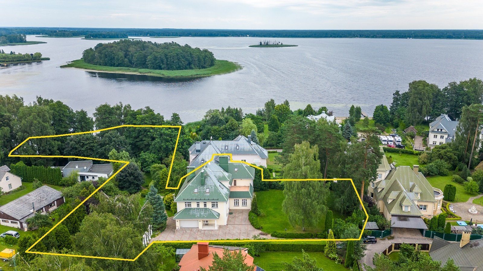 Privātmāja 960 m², Atvaru iela 9, Garkalnes pagasts