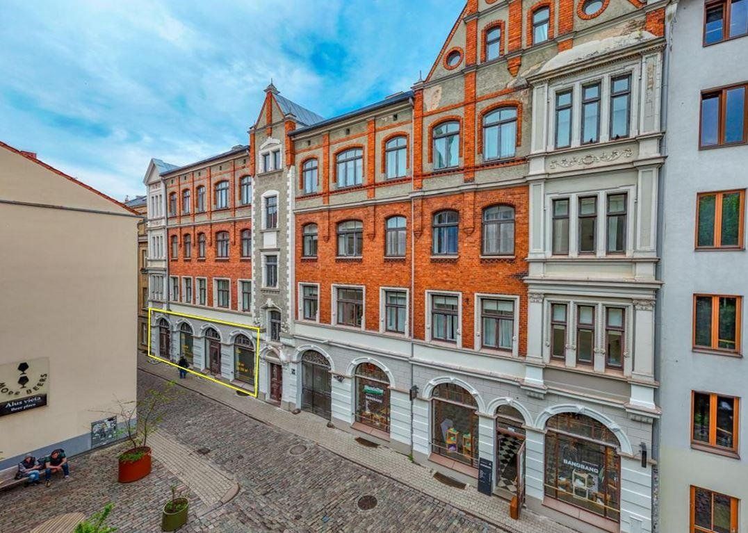 Tirdzniecības telpas 387 m², Kalēju iela 18/20, Vecrīga