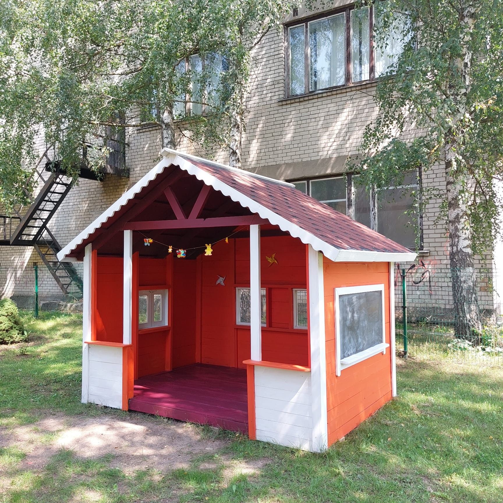 Rotaļu mājiņa Ēvele Mēbele, augstums 2,5 m, koks — attēls 3