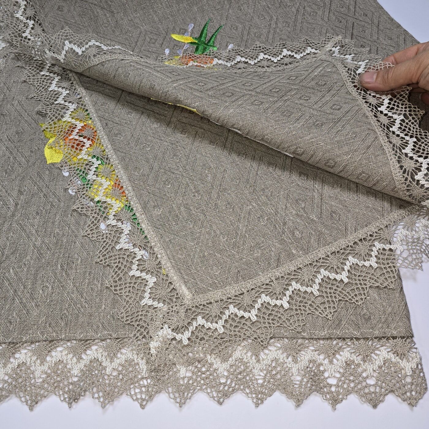 Galdauts Jolanya, garums 80 cm, lins, pelēkā, dzeltenā krāsā — attēls 4