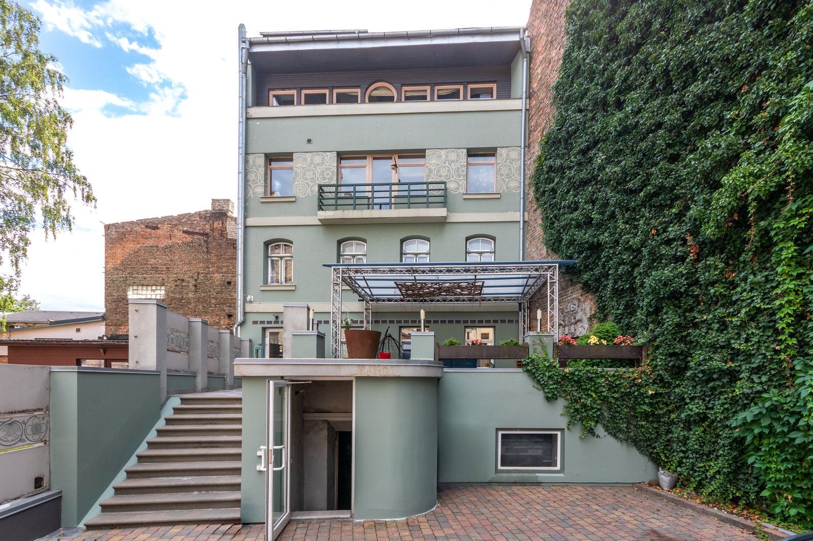Namīpašums 360 m², Avotu iela 56, Centrs