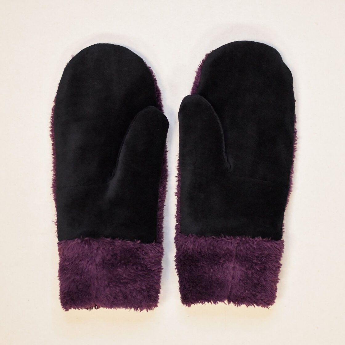Sieviešu cimdi PIENALOTÉ, M, flīss, violetā krāsā — attēls 2