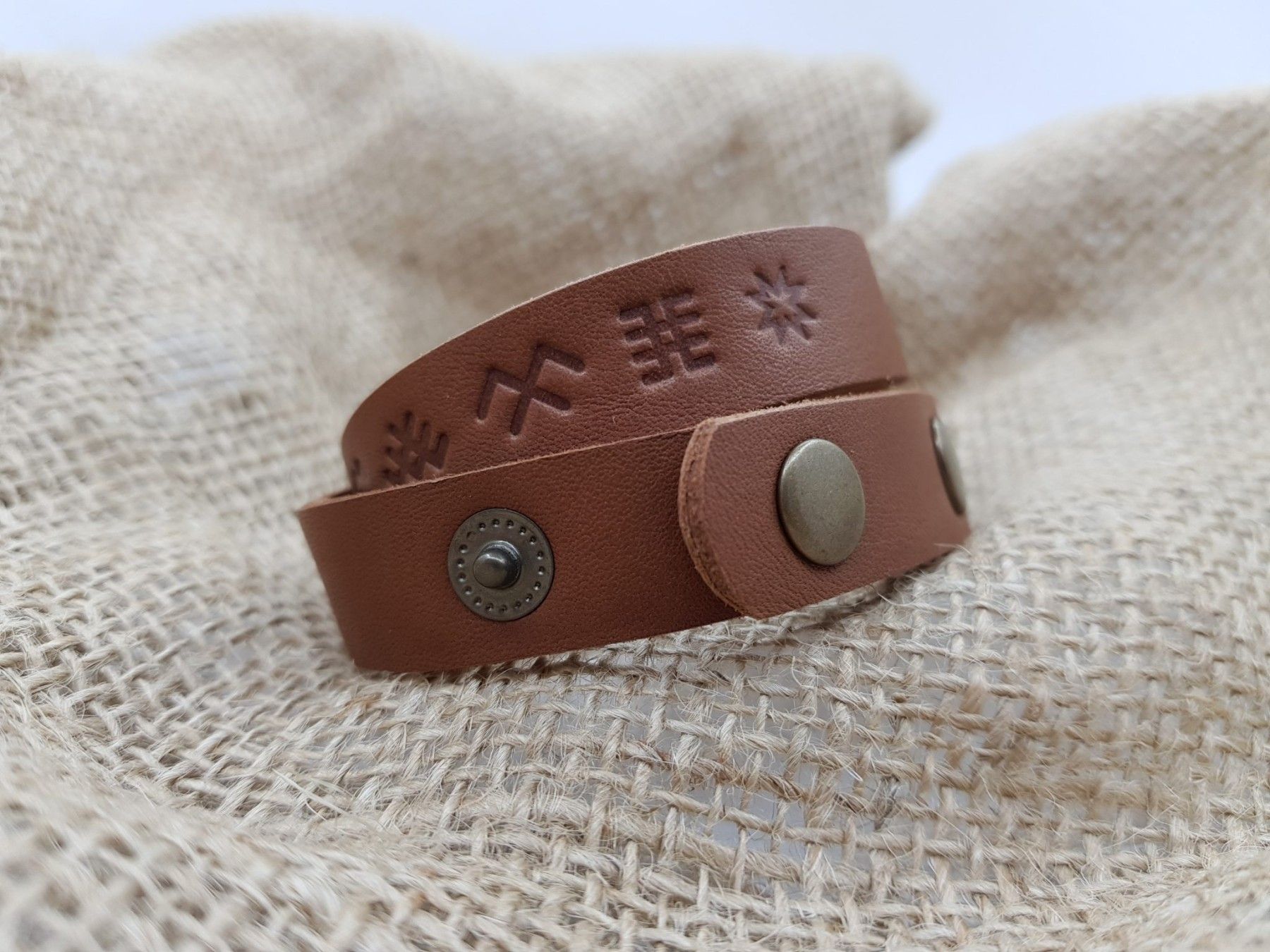 Vīriešu rokassprādze Ādas Bode, āda, brūnā, melnā krāsā