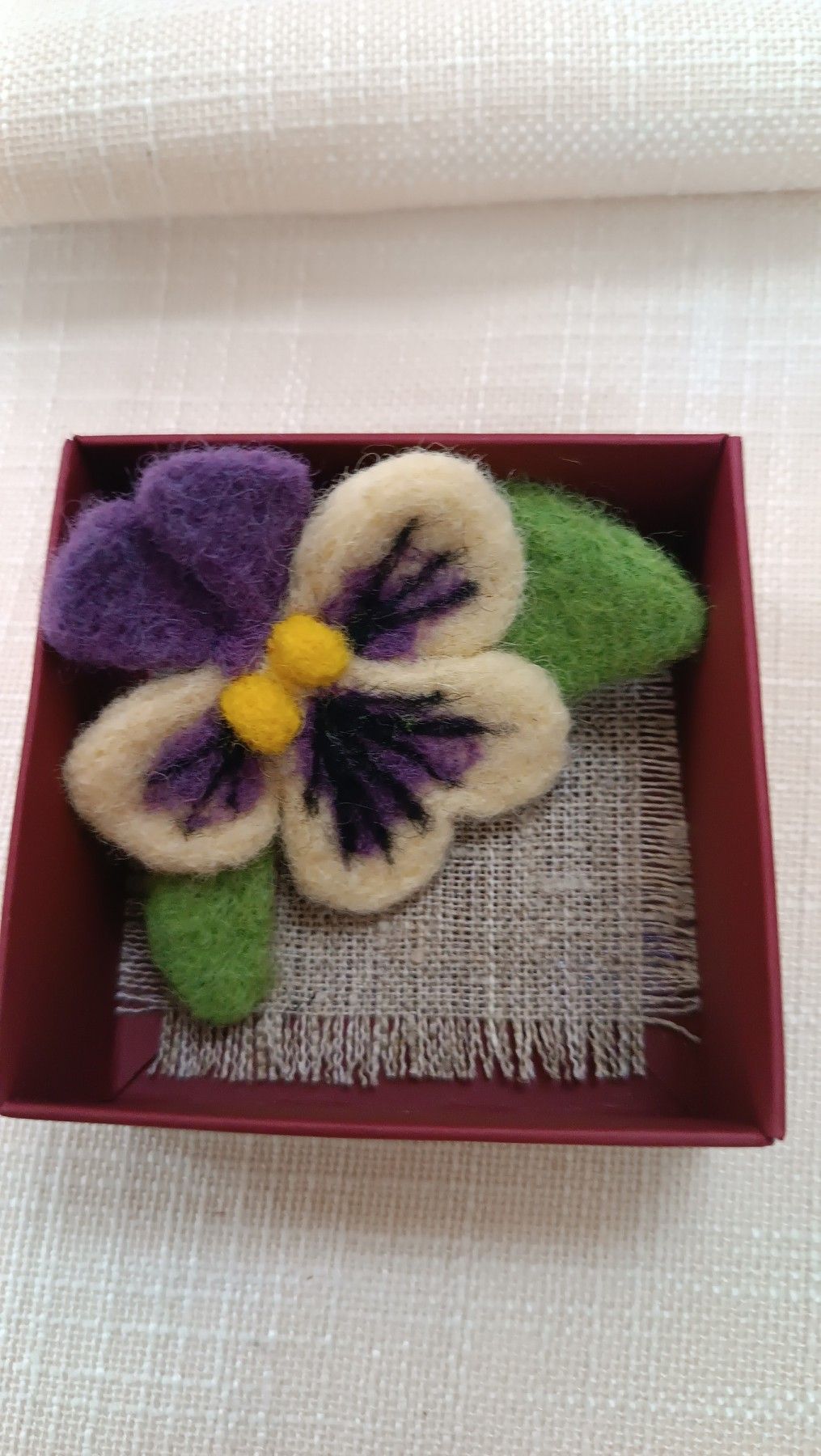 Piespraude Decochair, violetā, dzeltenā krāsā — attēls 4