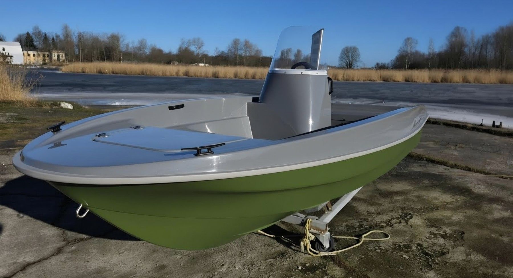 Motorlaiva LATREX 435, 4,37 m, stikla šķiedra