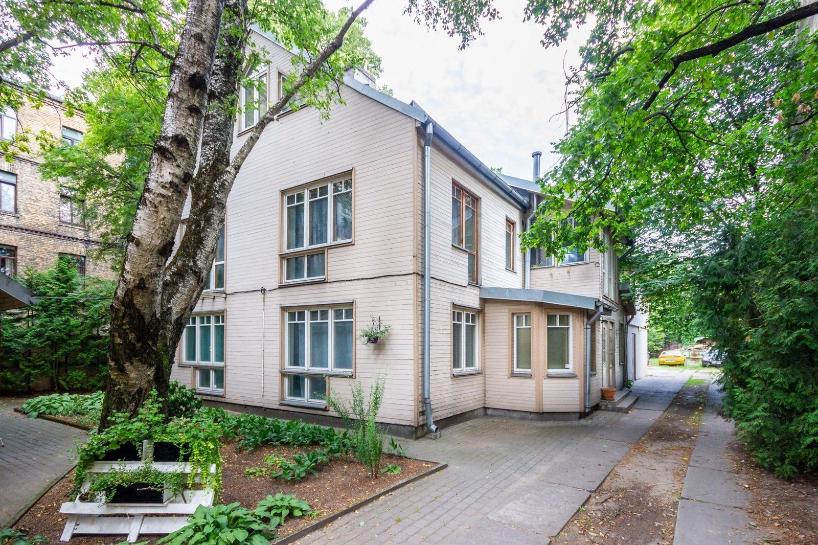 Namīpašums 836 m², Bruņinieku iela 91, Avoti