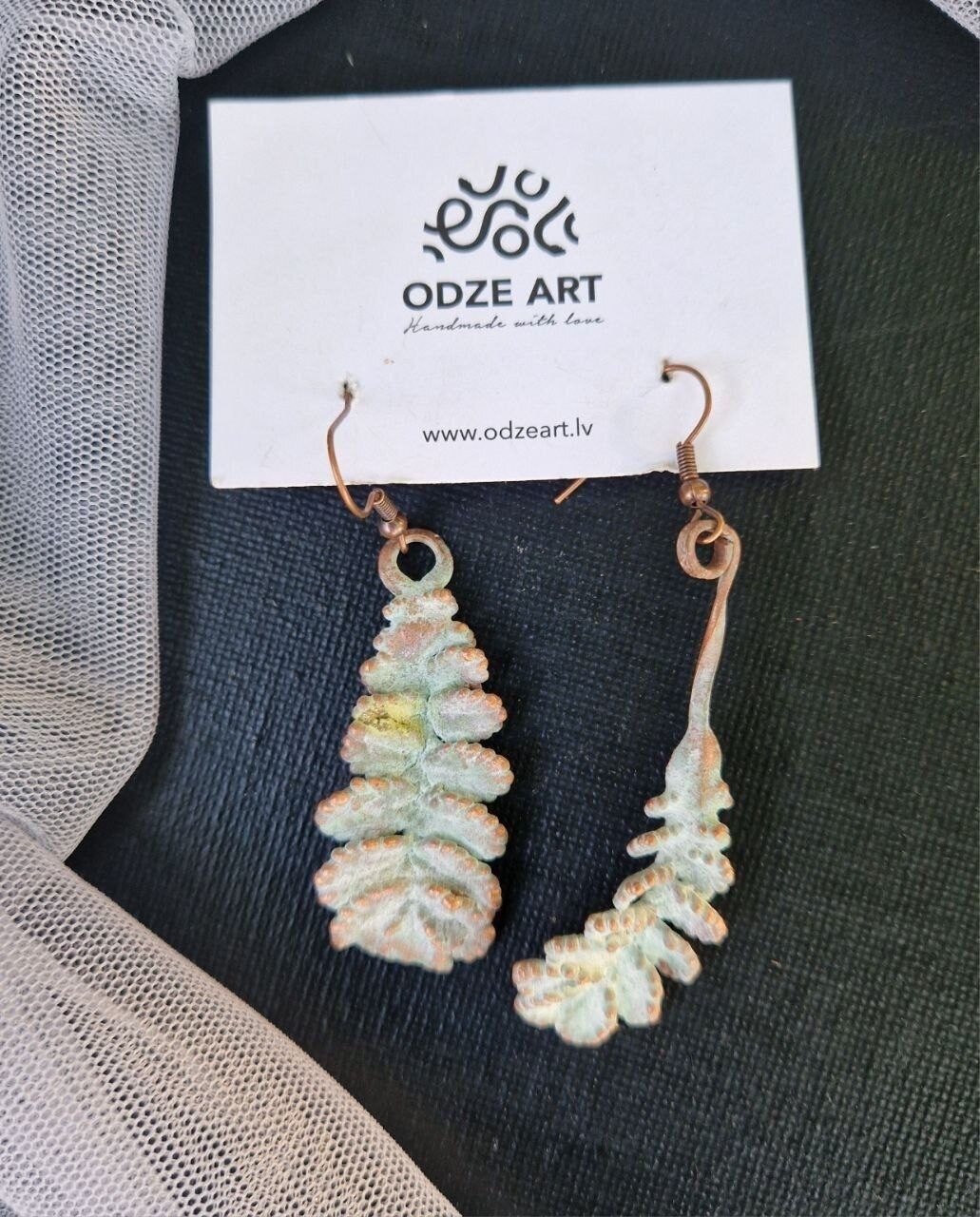 Auskari Odze Art, baltā, bēšā krāsā — attēls 2