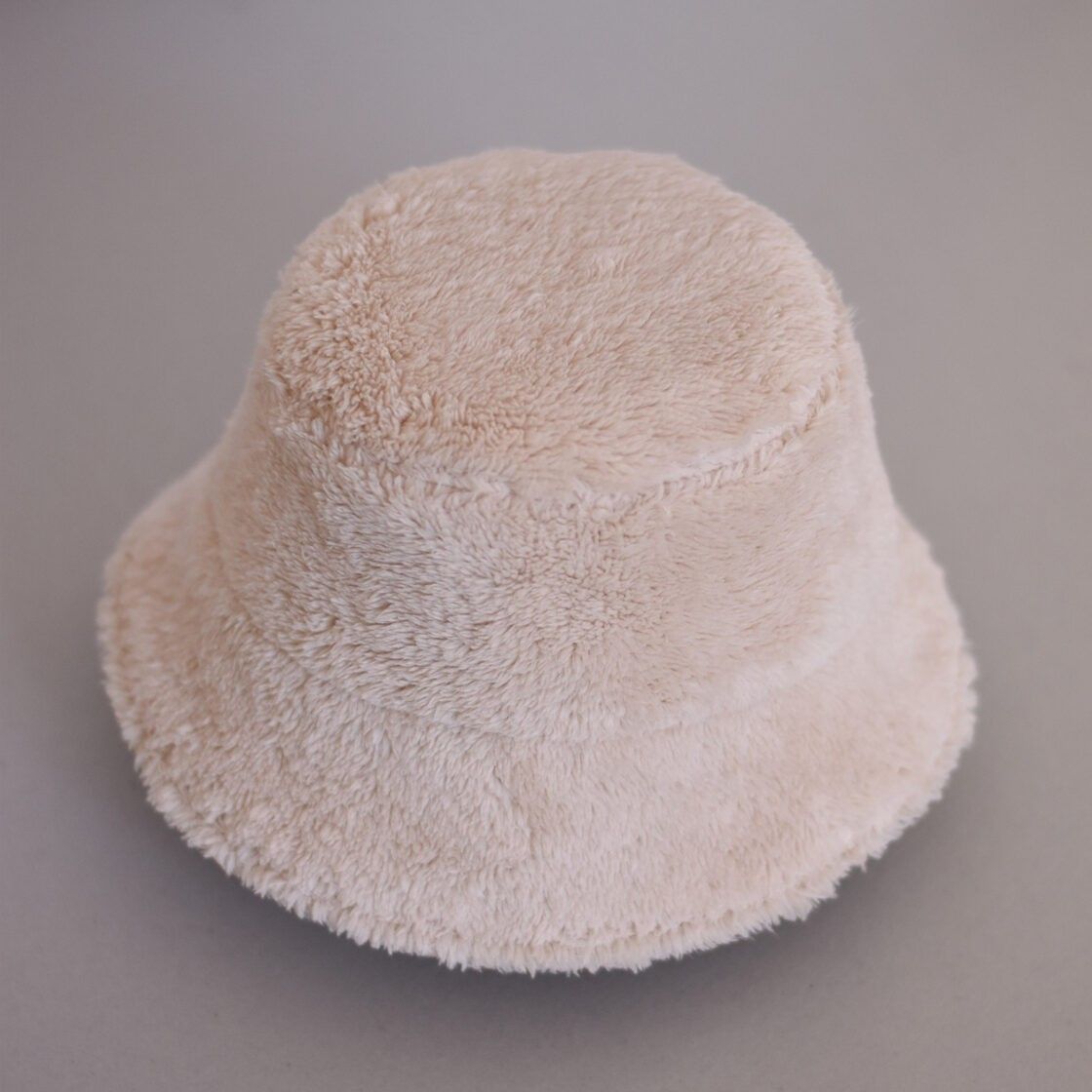 Sieviešu cepure PIENALOTÉ, one size, flīss, bēšā krāsā