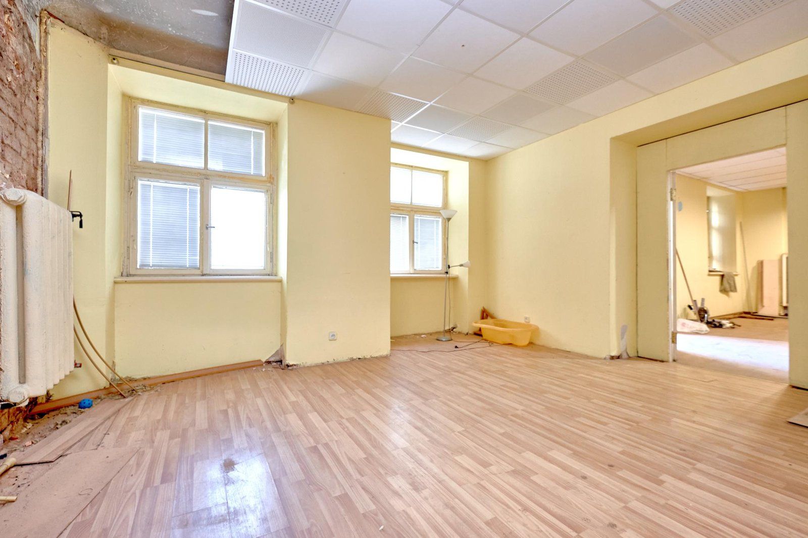 Tirdzniecības telpas 92 m², Brīvības iela 138, Grīziņkalns