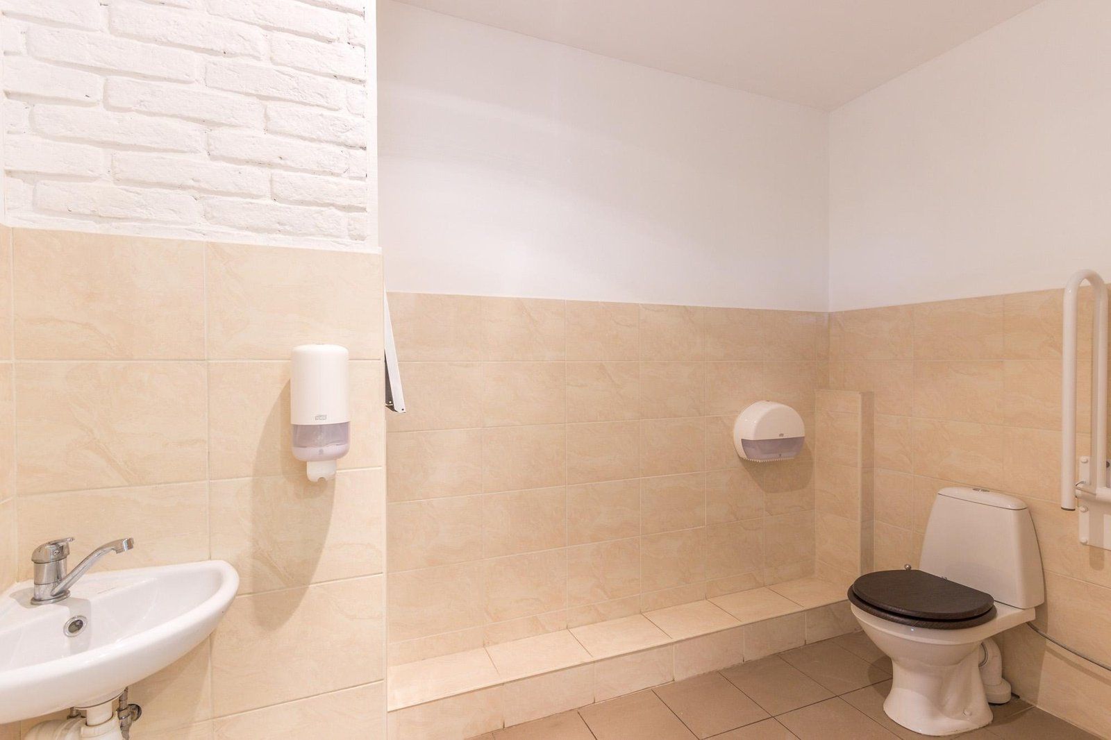 Tirdzniecības telpas 180 m², Republikas laukums 3, Centrs — attēls 5