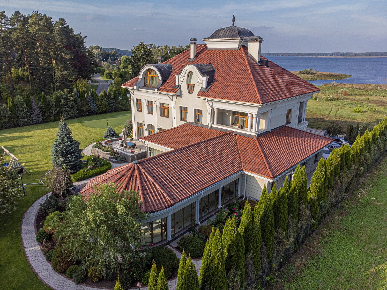 Privātmāja 1098 m², Brēmenes iela 14, Mežaparks