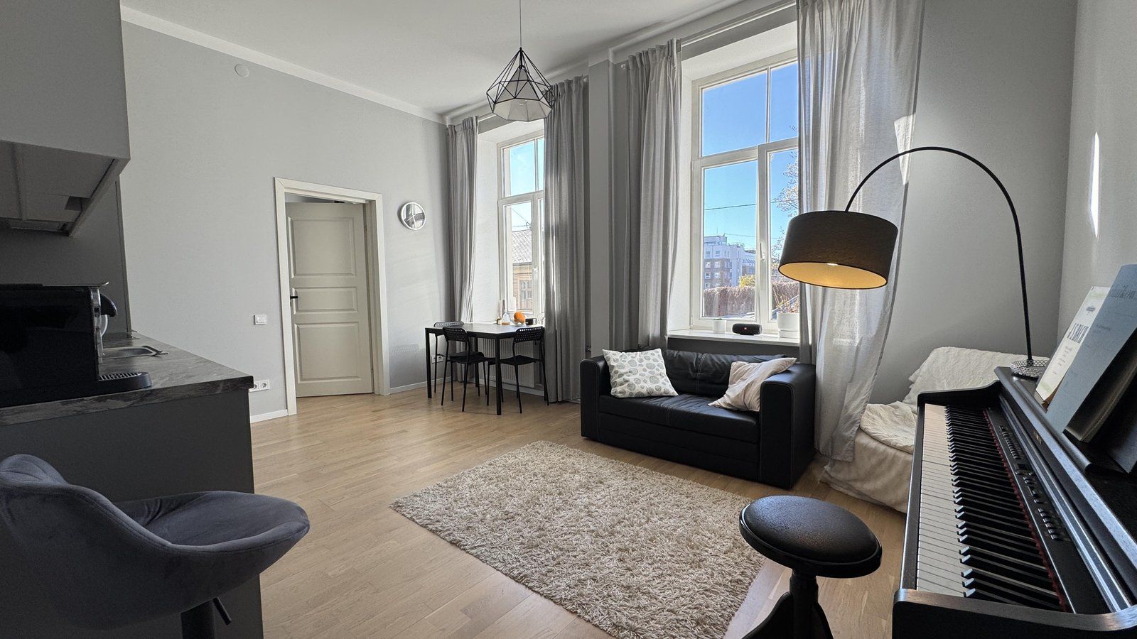 2 istabu dzīvoklis, Skolas iela 36A, Centrs