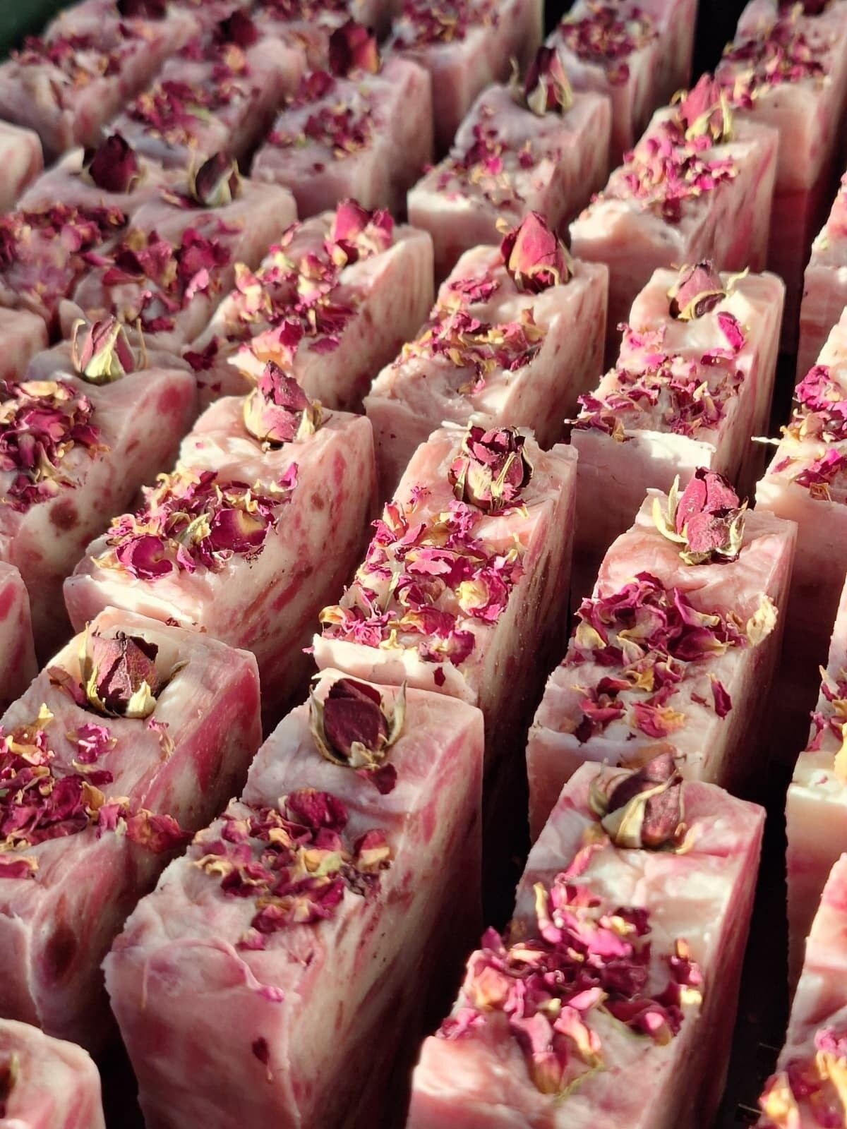 Cietās ziepes Ezervanna, ziedu aromāts, 125 g — attēls 2