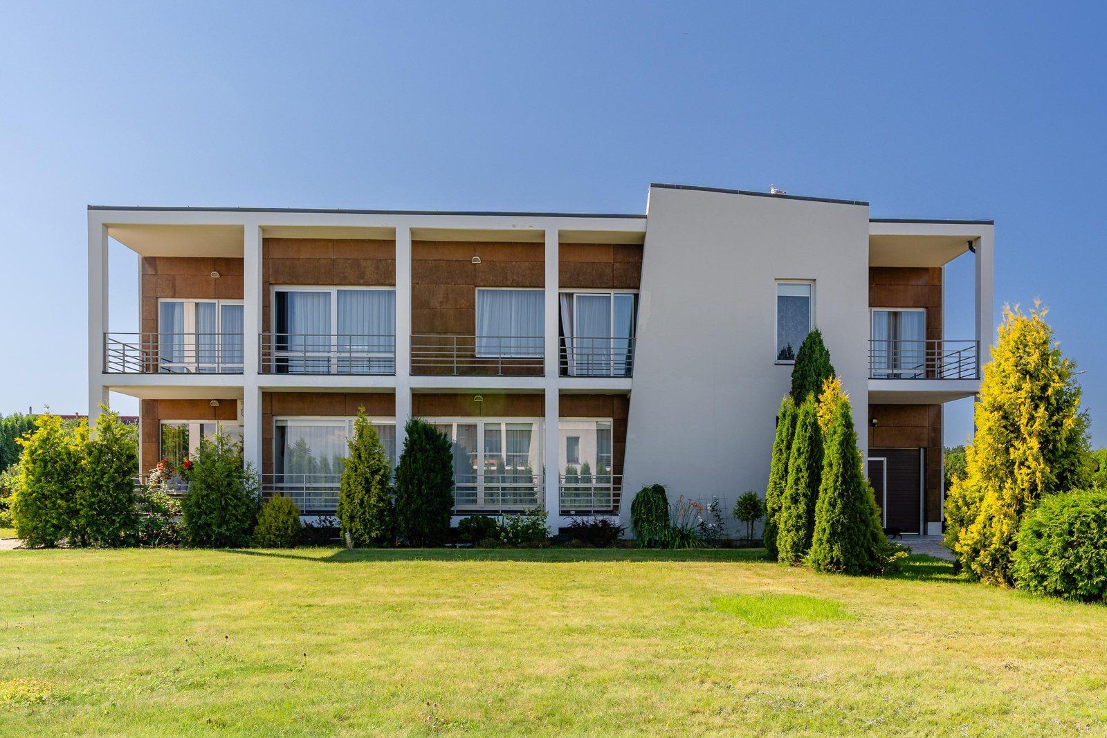 Privātmāja 315 m², Juglasciema bulvāris 52, Brekši — attēls 2