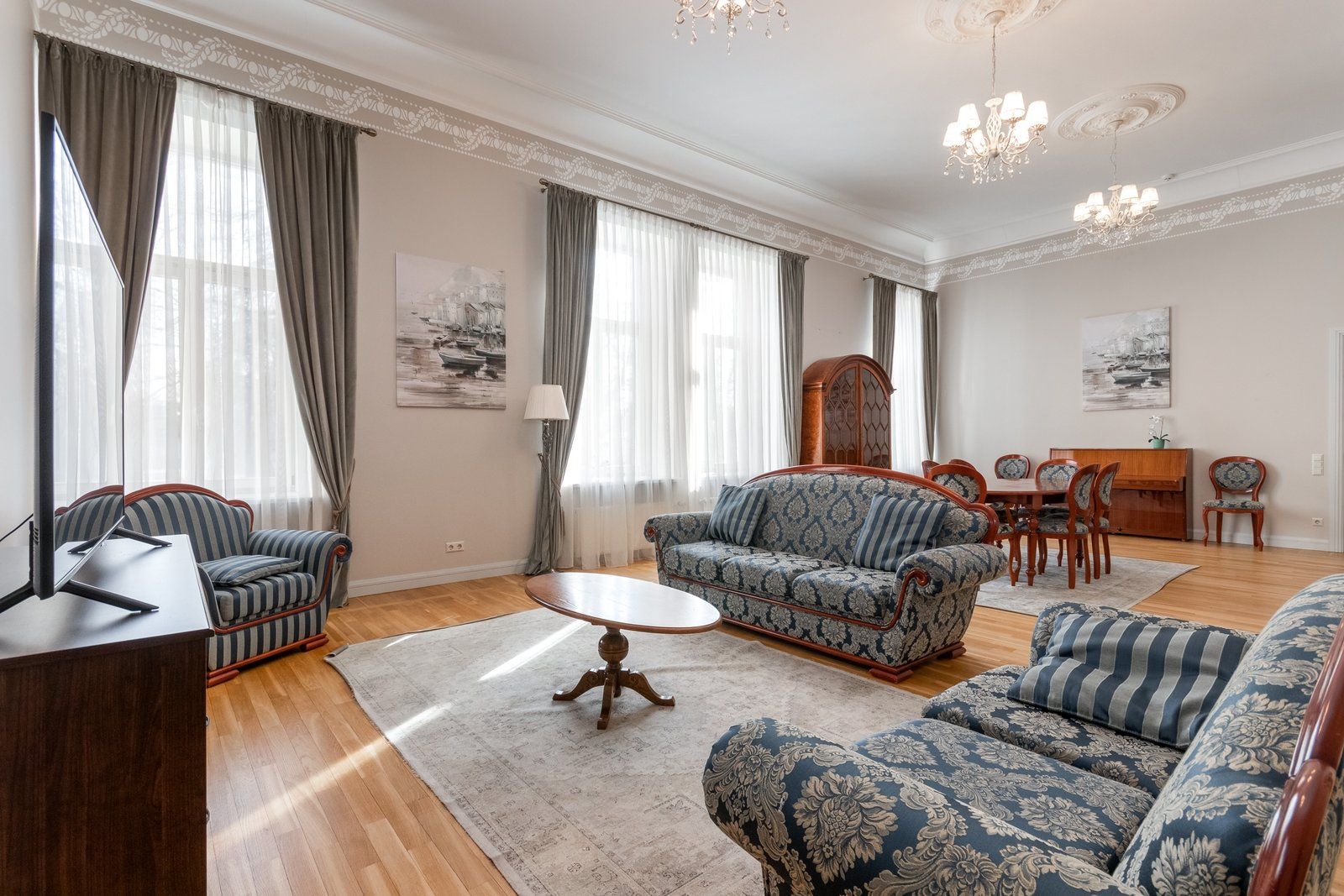 9 istabu dzīvoklis, Dubultu prospekts 19, Jūrmala