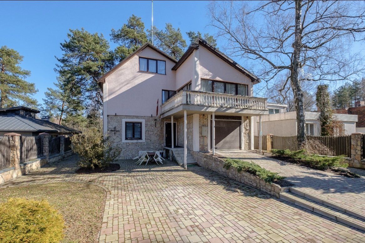 Privātmāja 332 m², Ozolu iela 5, Garkalnes pagasts